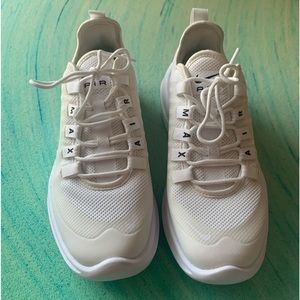 Womens Nike Air Max Axis shoes